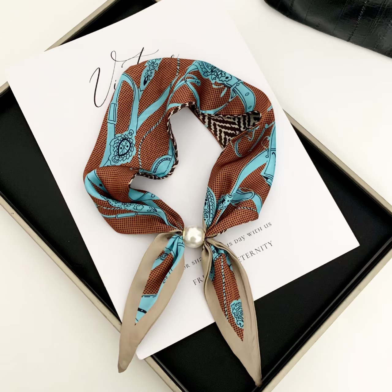 Face Scarf Mask - Lenço Magnético Elegante Estilo Coreano com