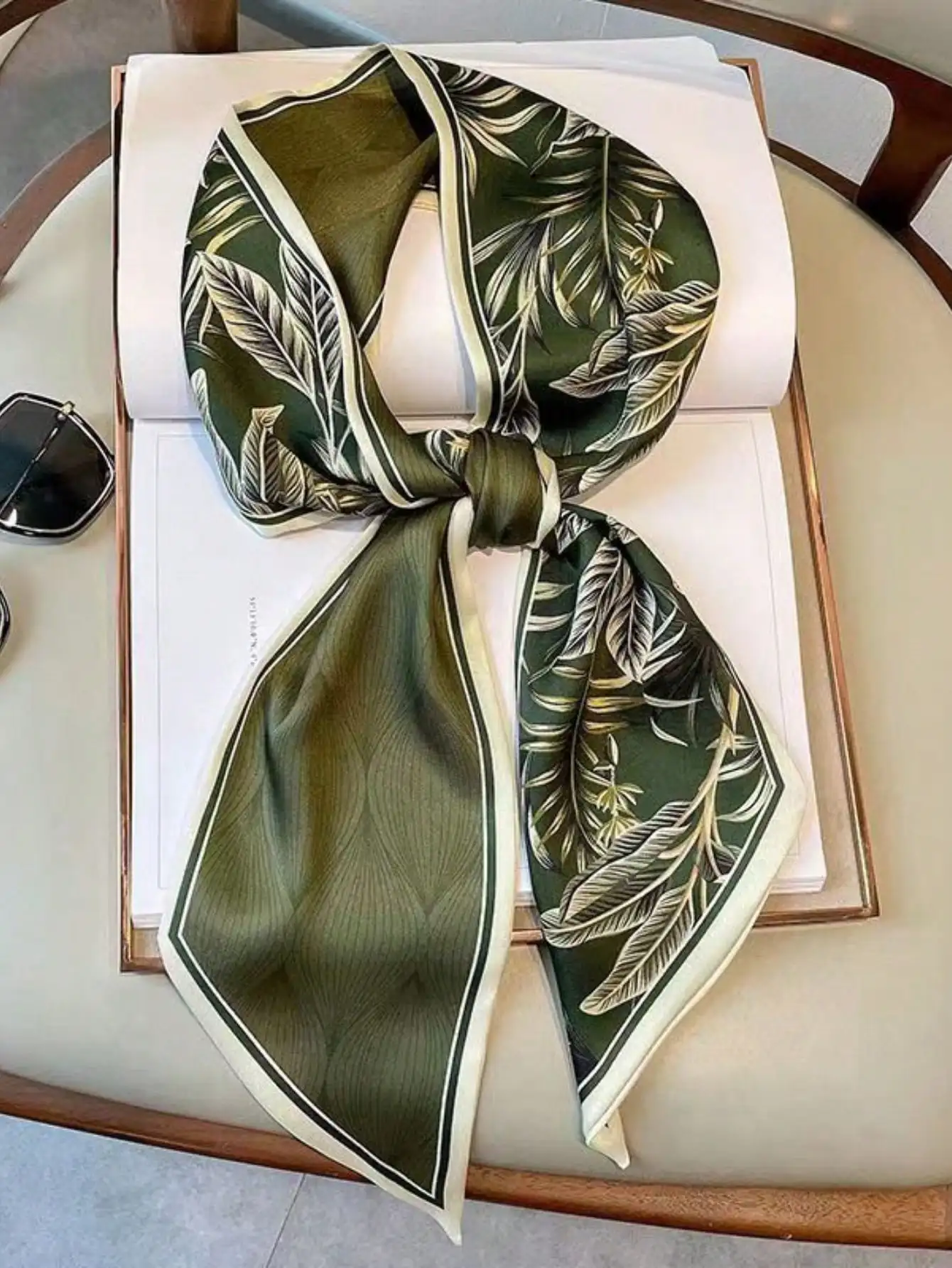 Lenço quadrado de seda falsa c - Scarf Silk Square avaliação e preço